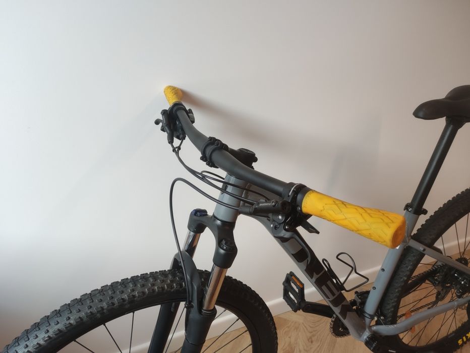 Trek Marlin 6 - rozmiar M - doinwestowany