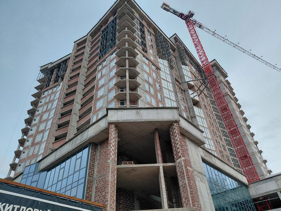 Продаж 2к квартири 64.9 кв. м на вул. Юліана Опільського