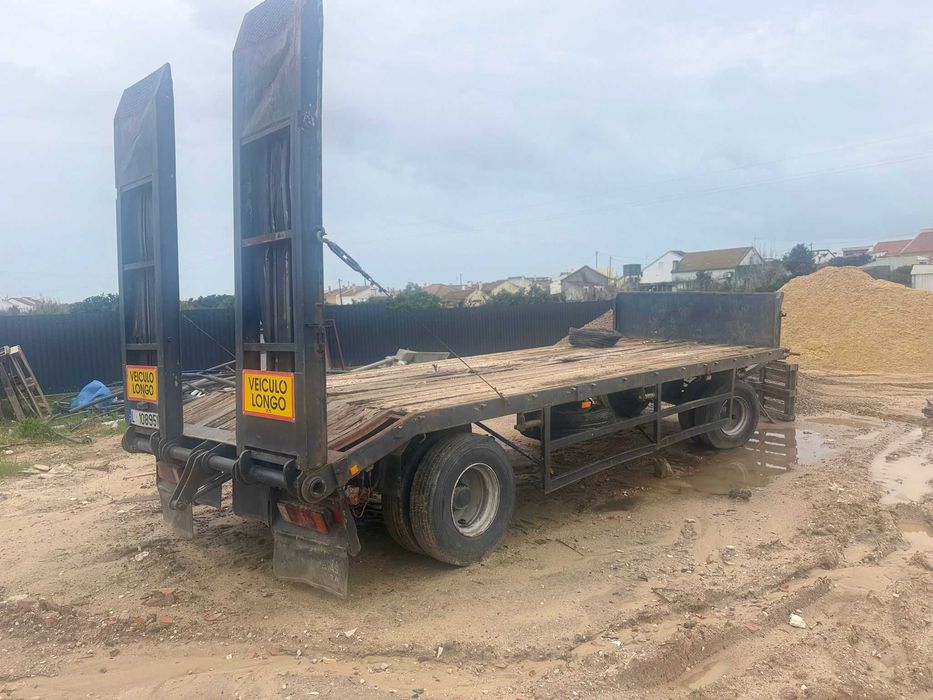Reboque porta máquinas Chico