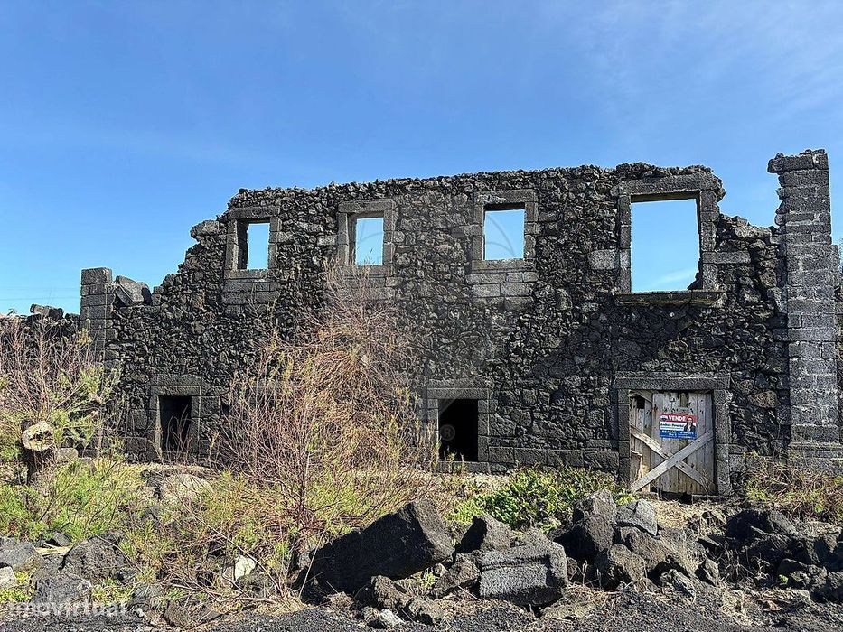 Moradia T4 para venda