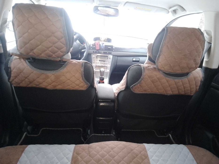 Тойота авенсіс 2005