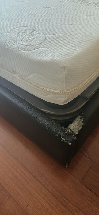 Cama de casal com estrado