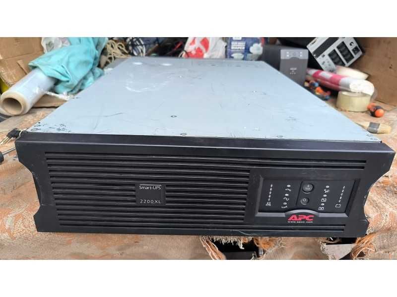 Бесперебійник ДБЖ APC Smart-UPS 2200 SUA2200I