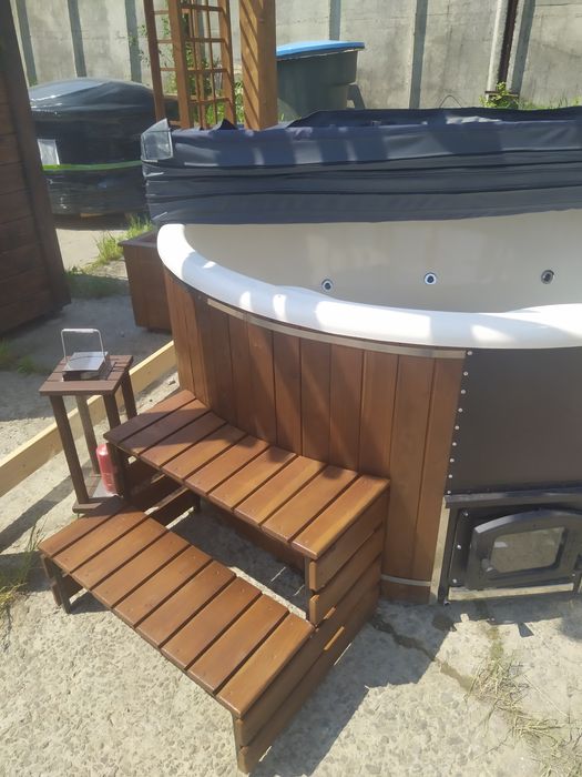 Сучасні стильні Чани з джакузі, офуро , купель.