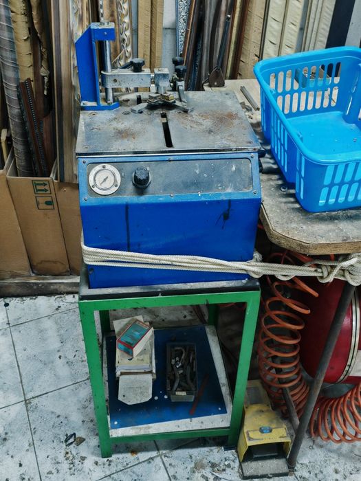 Equipamento para Molduras