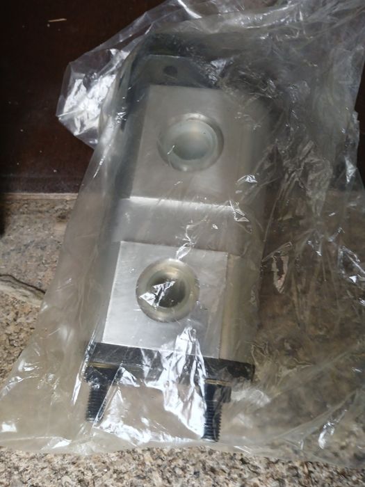 Bomba idraulica para trator nova