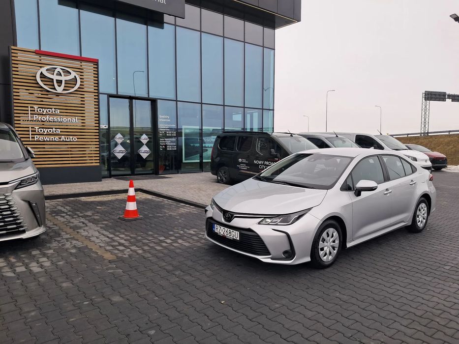 Toyota Corolla Corolla 1.5 Active, Salon Polska
