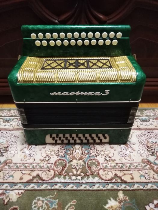 Гармонь! Гармошка! Марічка!