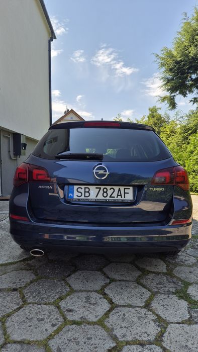 Opel Astra j 1.4 turbo 2010/11 r. Super stan