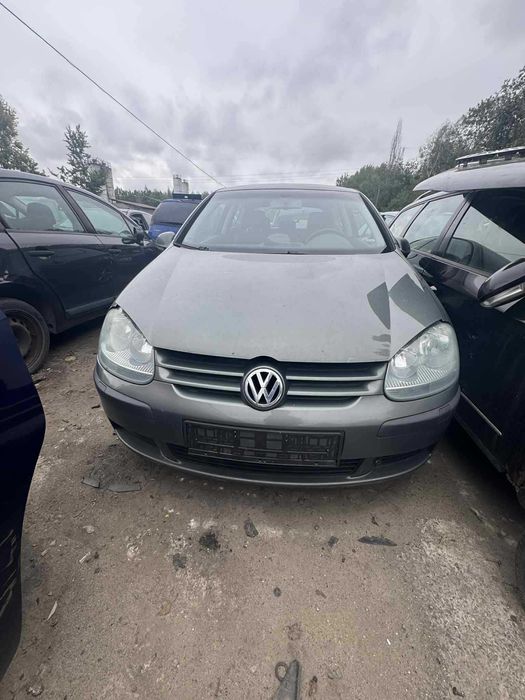 Golf V 1.6 FSI na części