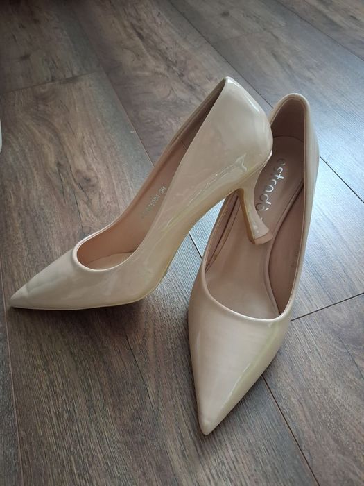 Buty z ekoskóry bezowe, obcas 7cm