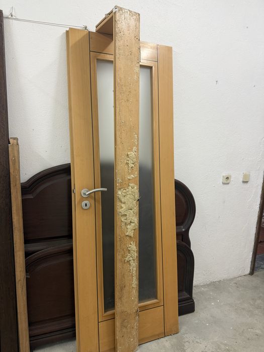 Porta interior de madeira com vidro + aro