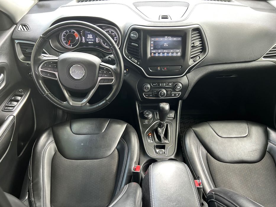 Jeep Cherokee 2018 рік