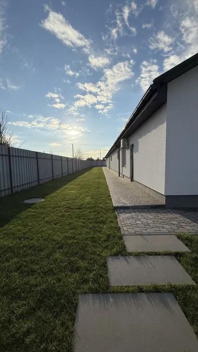 Продаж / Складське приміщення / вул. Польова, Стоянка