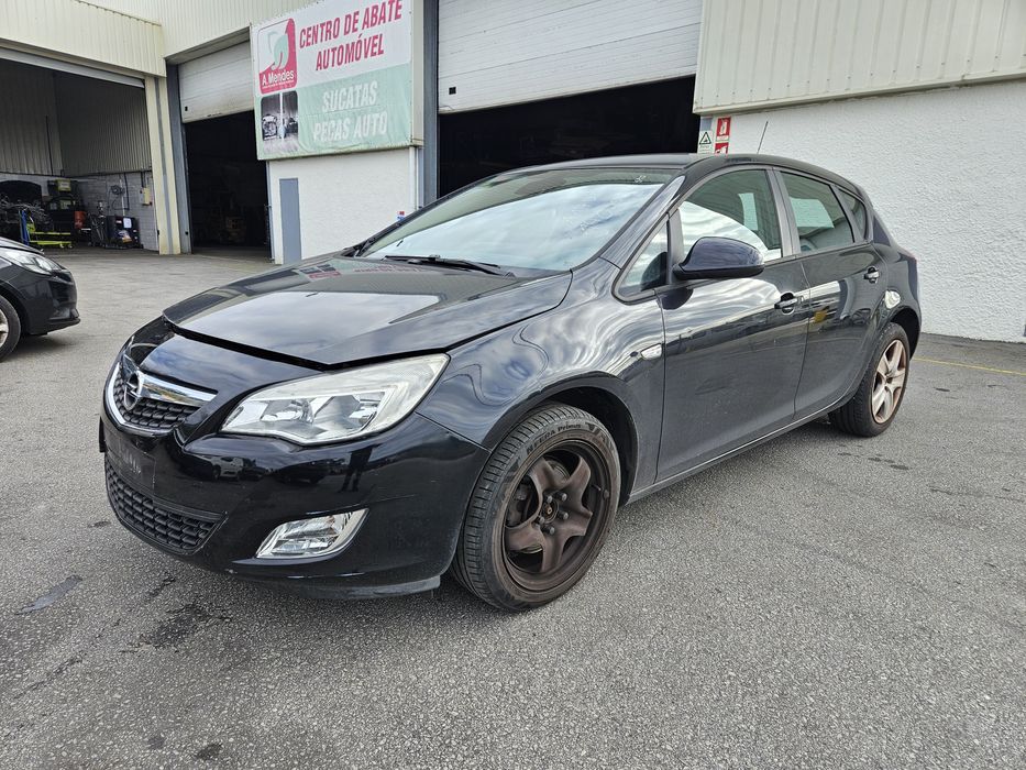 Opel Astra J 1.7 CDTi de 2011 para peças