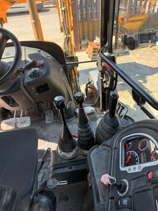 Екскаватор навантажувач JCB 3CX DIGMASTER, 2018 р. 2730 мотогодин. З ПДВ