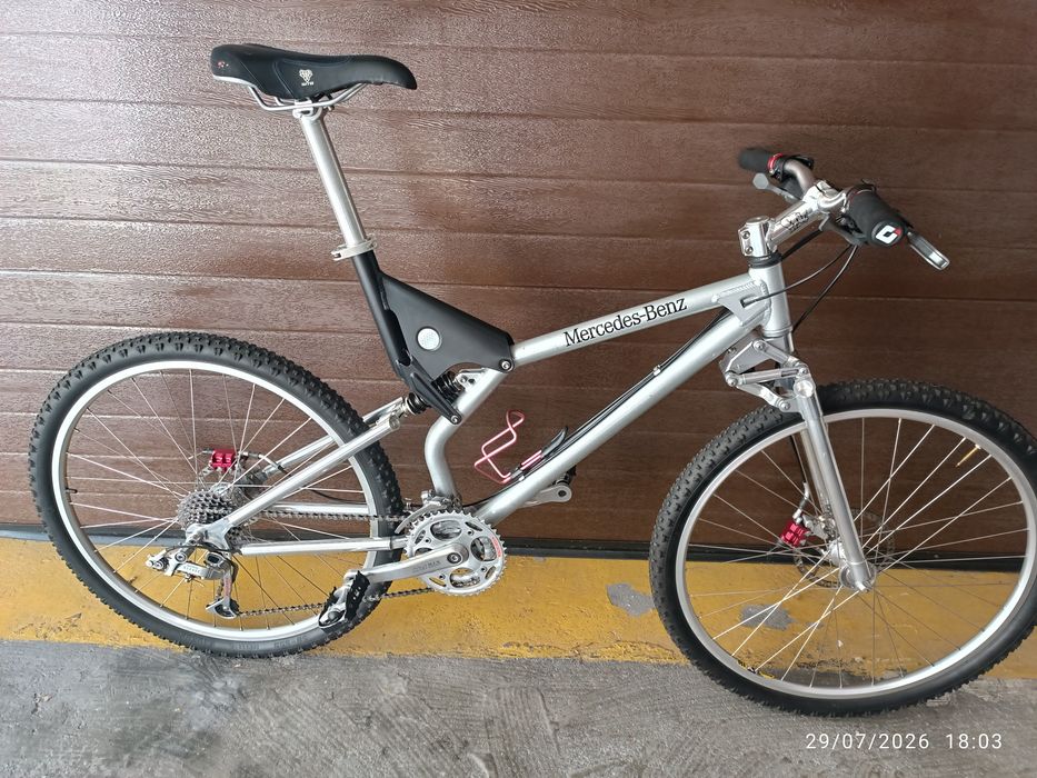 Bicicleta Mercedes Benz antiga