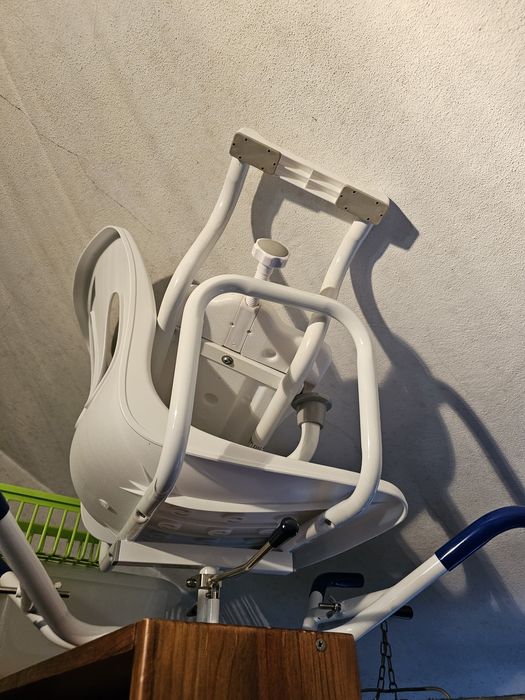 Cadeira giratória para banheira