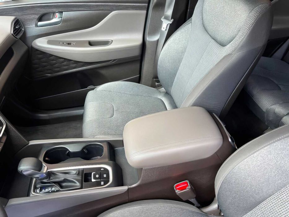 Hyundai Santa Fe SEL      2020