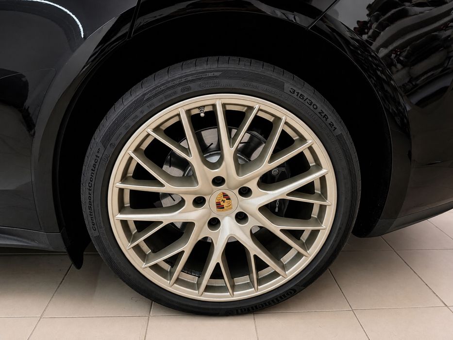 Porsche Panamera Sport Turismo E-Hybrid 10 Years Edition