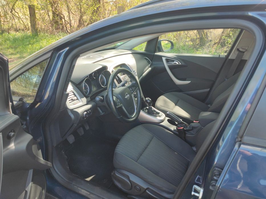 Opel Astra J Sports Tourer Android PDC Tempomat Hak