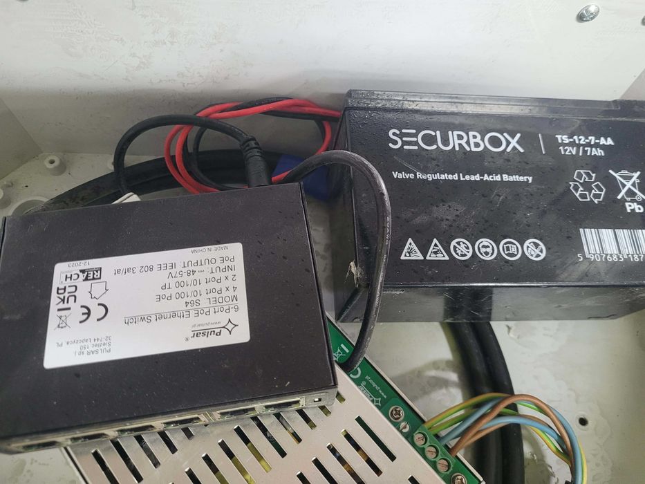 Profesjonalny Monitoring BCS 5x 5MP PoE + TV + Switch + Akumulator