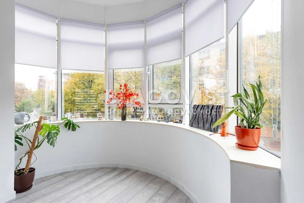 117м2 3 к квартира Князів Острозських Мирного Гусовського Резницька