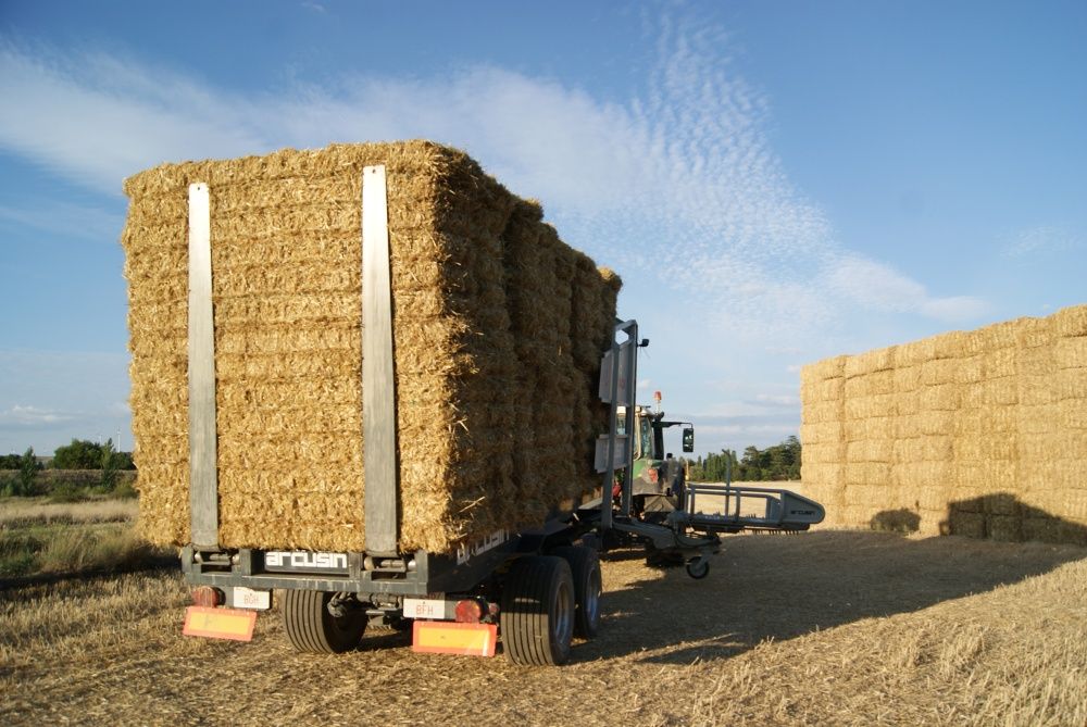 Самопогрузчик для тюков Arcusin AutoStack XP, Автонавантажувач