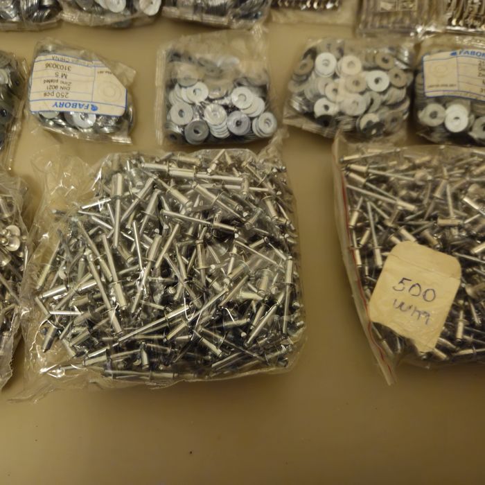 Свердло двосторонне,заклепки витяжні ,шайби