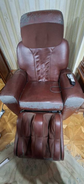 Fotel Human Touch  - 1650 do masażu rozkładany 8 programów