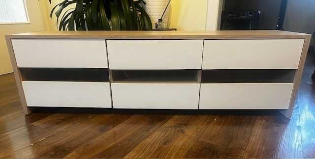 Sprzedam Komodę pod TV