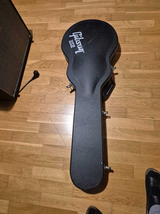 Gibson les paul studio 2009 + case