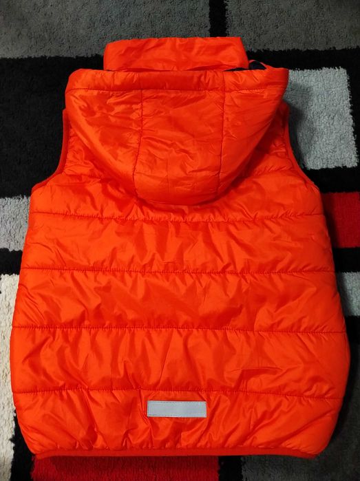 Тепла,фірмова,демі жилетка для хлопчика 8-9 р-Name it