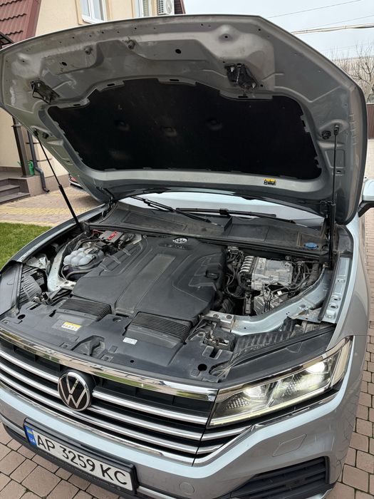 Продам Volkswagen Touareg III
