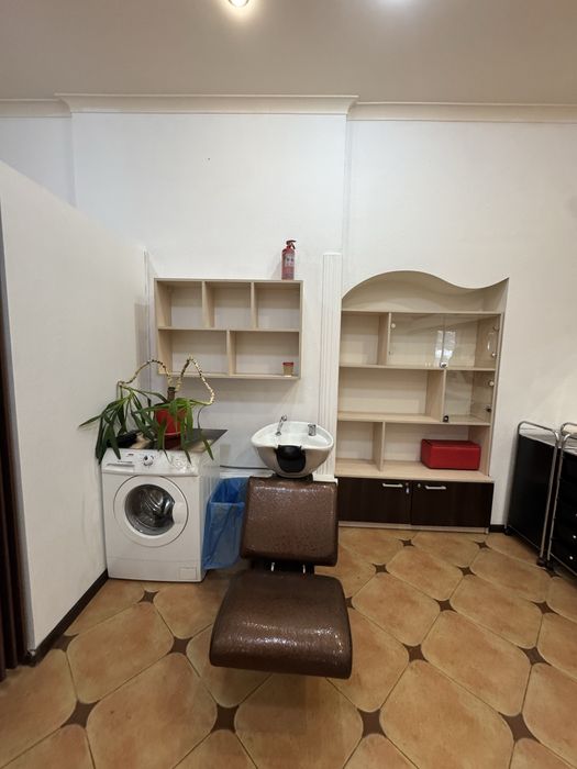 Оренда приміщення, ЦЕНТР, н/б, фасад, недорого.