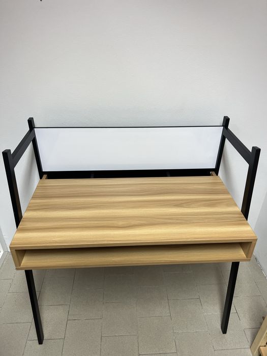 Secretária c/ Quadro Branco Magnético