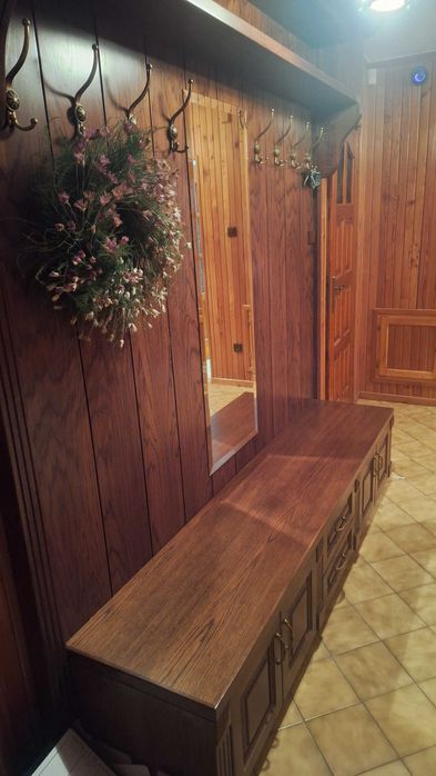 Szafka z litego drewna debowego