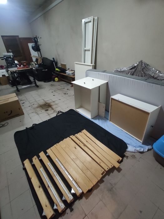 Cama solteiro e casal Hemnes com dois colchões