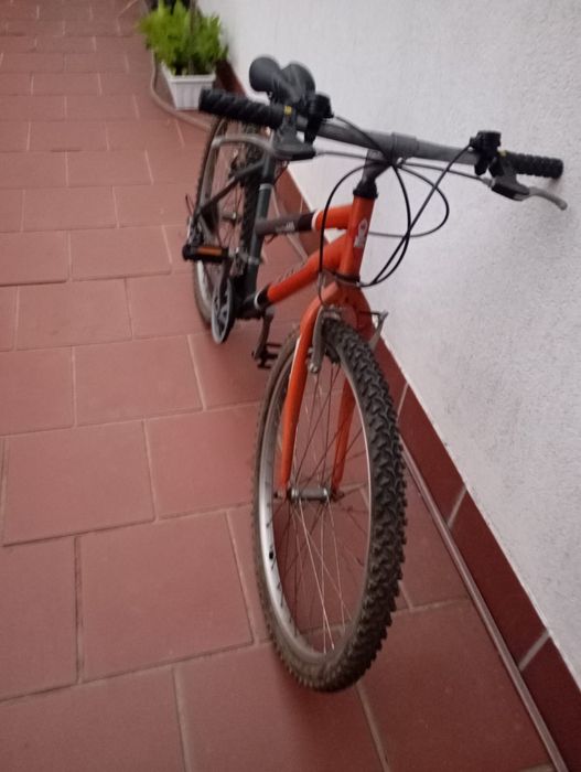 Estou a pôr a venda este bicicleta em bom estado