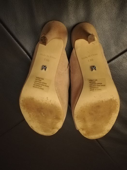 Klapki zamszowe na obcasie