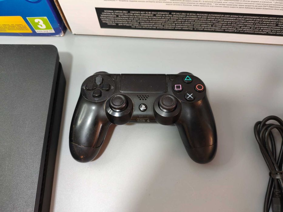 Playstation 4 Slim