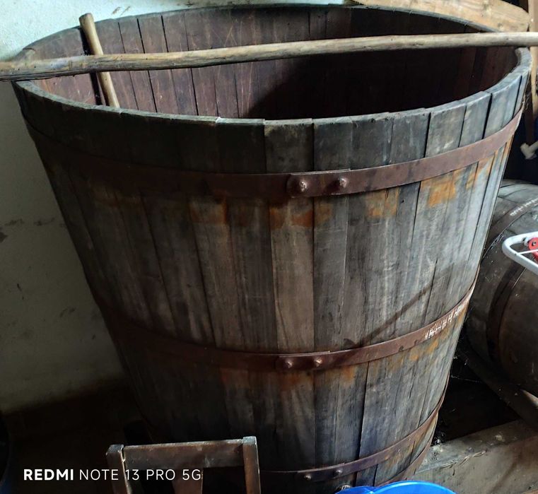 Dorna de Madeira Aberta em cima