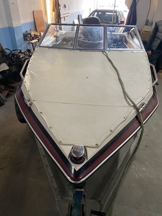 Barco de 90 cavalos