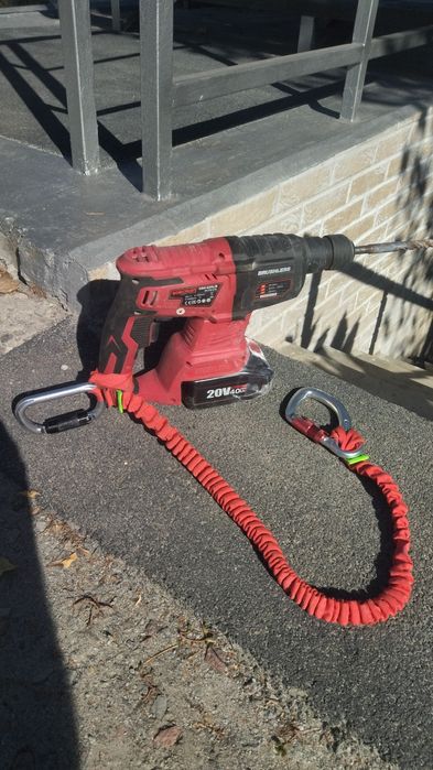 Строп для інструменту