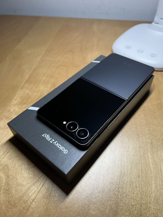 Z Flip 7 - 256GB