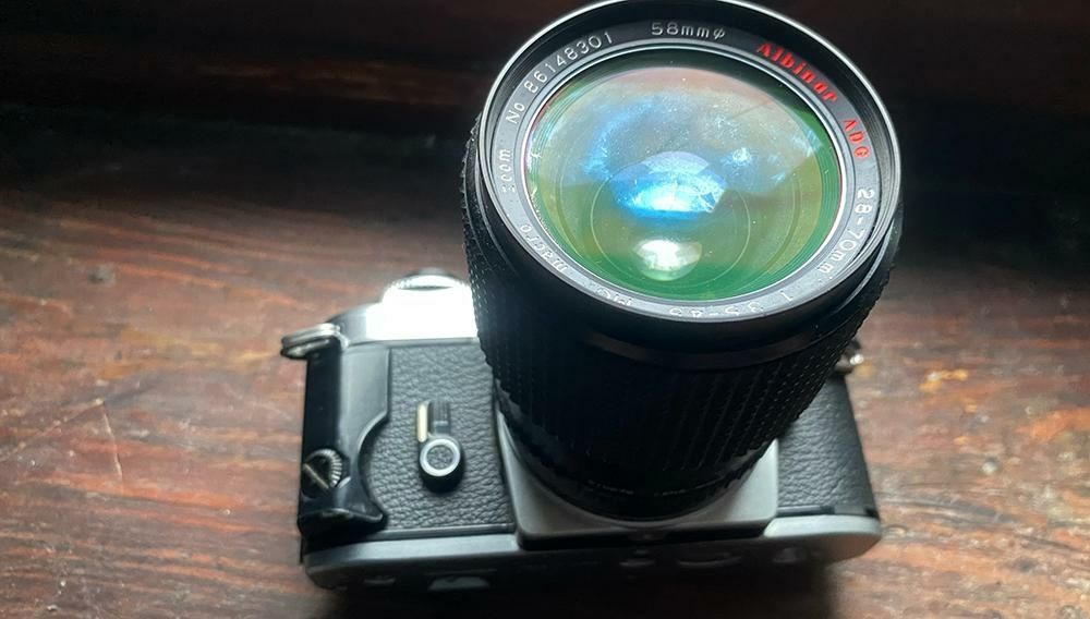 Плівковий фотоапарат Nikon FG з об'єктивом 58 мм. У робочому стані!