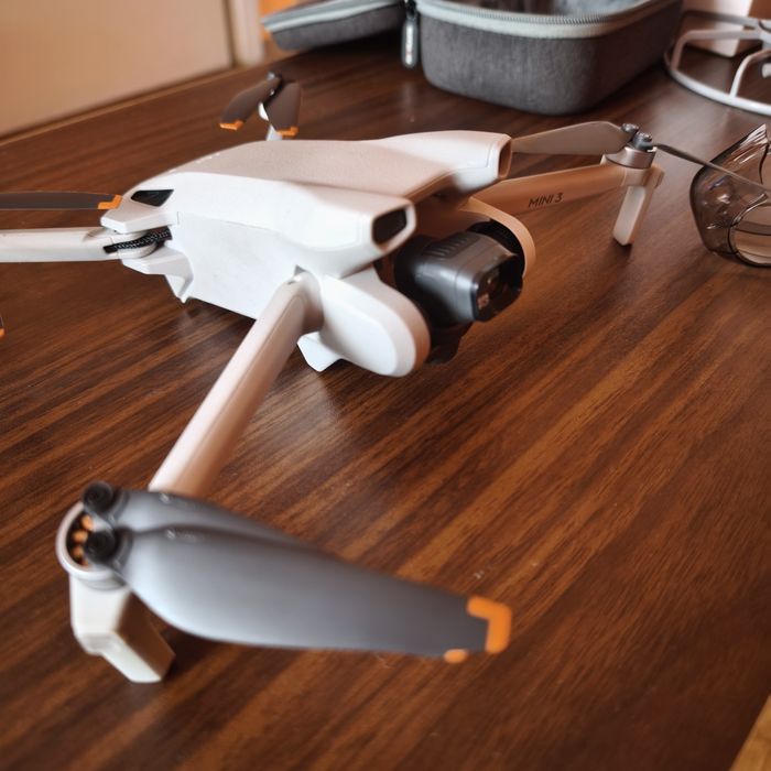 Dron DJI mini 3 combo RC+ RC-N1