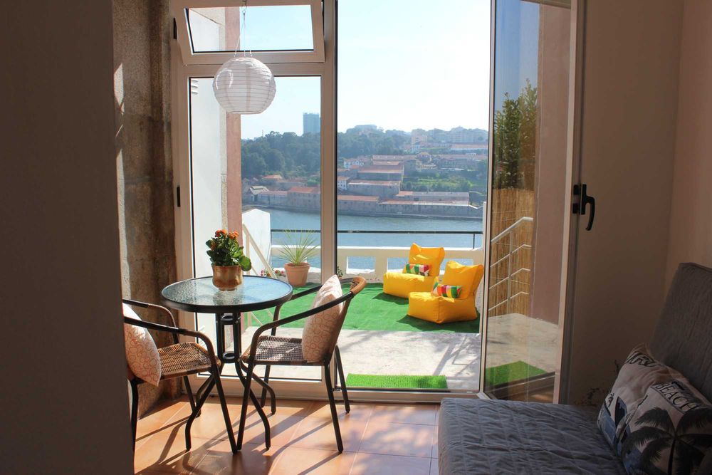 Alugo T1 Kitchnet com grande jardim privativo