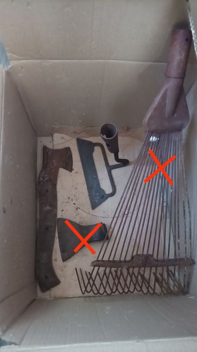 Сапка и топорик.  Всё по 50 грн