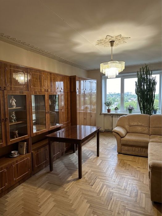 Продається трикімнатна квартира у м Борислав